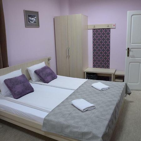 Guest House Golden Coin Nisz Zewnętrze zdjęcie