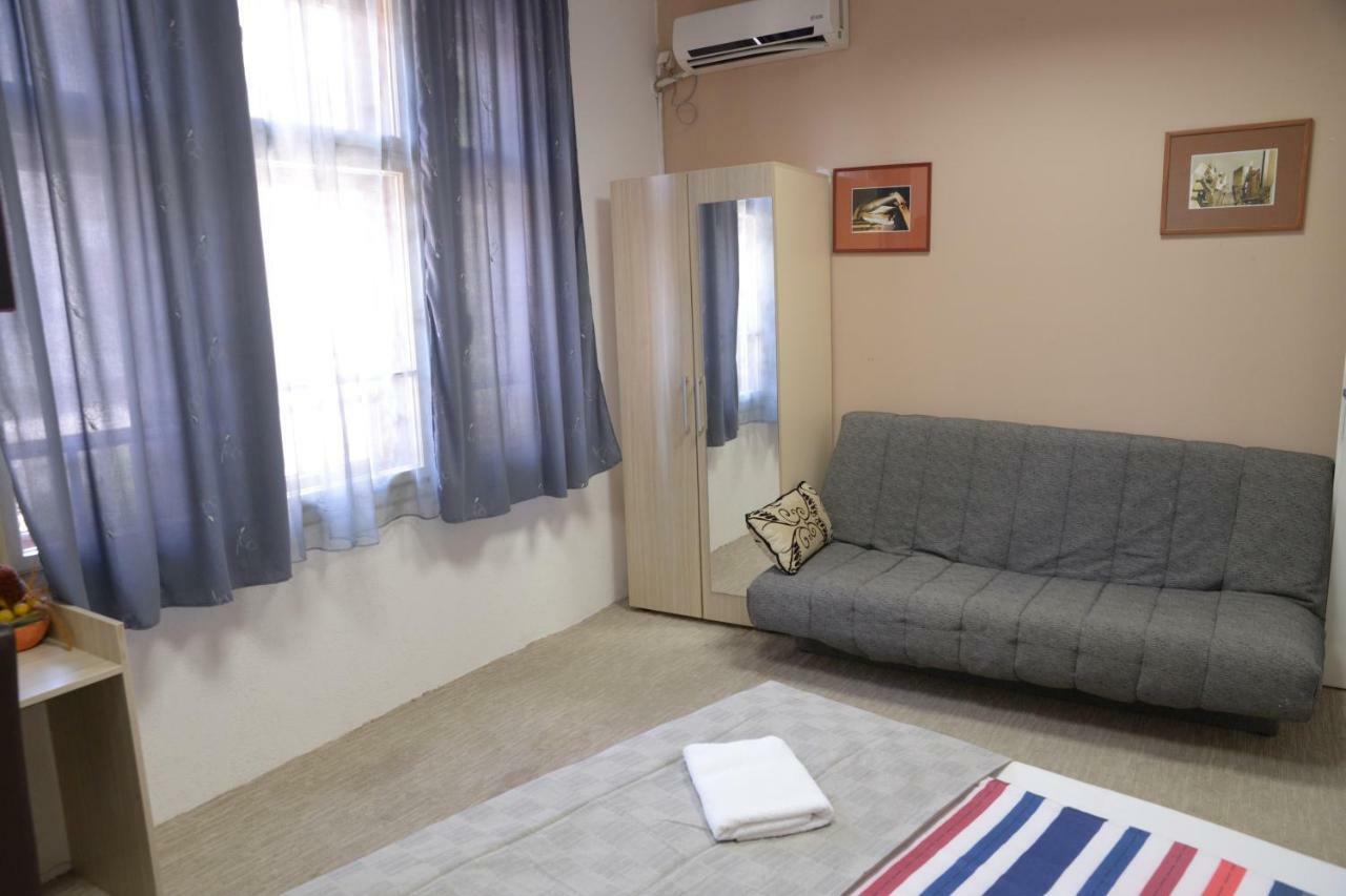 Guest House Golden Coin Nisz Zewnętrze zdjęcie
