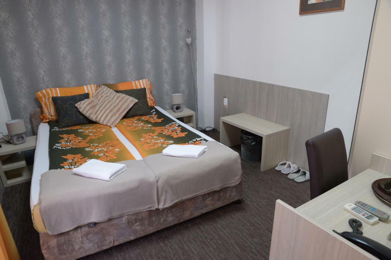 Guest House Golden Coin Nisz Zewnętrze zdjęcie