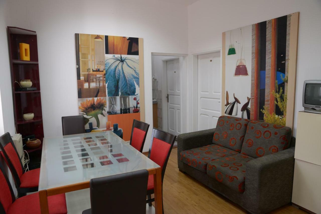 Guest House Golden Coin Nisz Zewnętrze zdjęcie