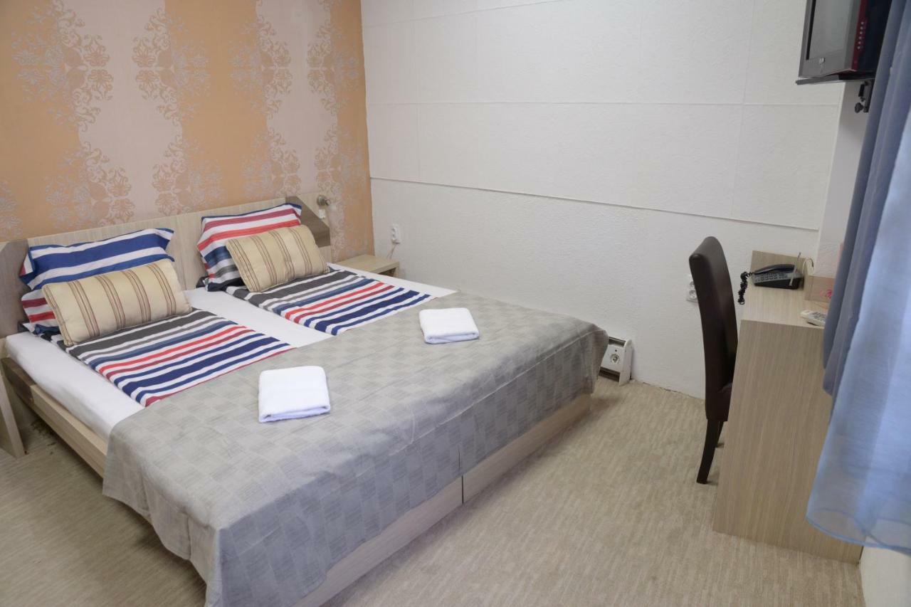 Guest House Golden Coin Nisz Zewnętrze zdjęcie