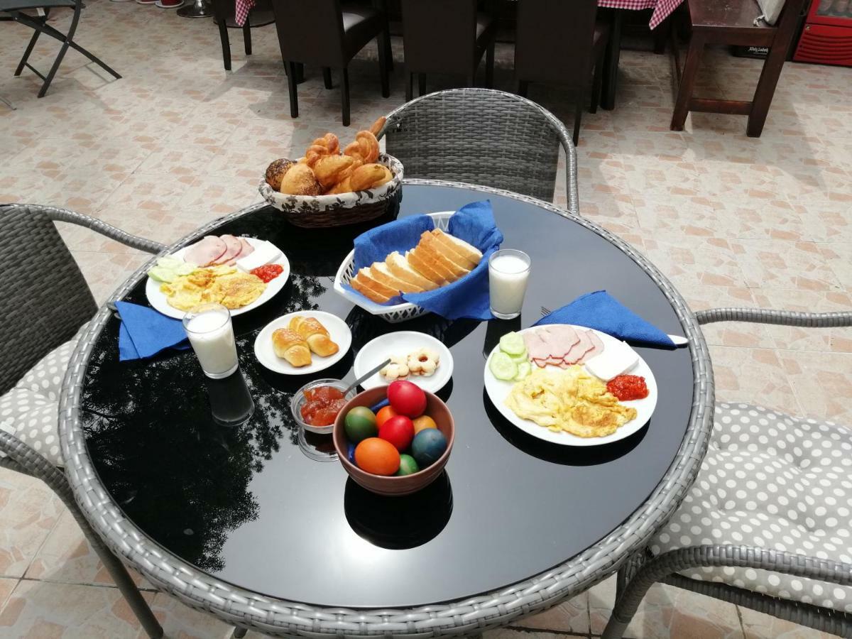 Guest House Golden Coin Nisz Zewnętrze zdjęcie