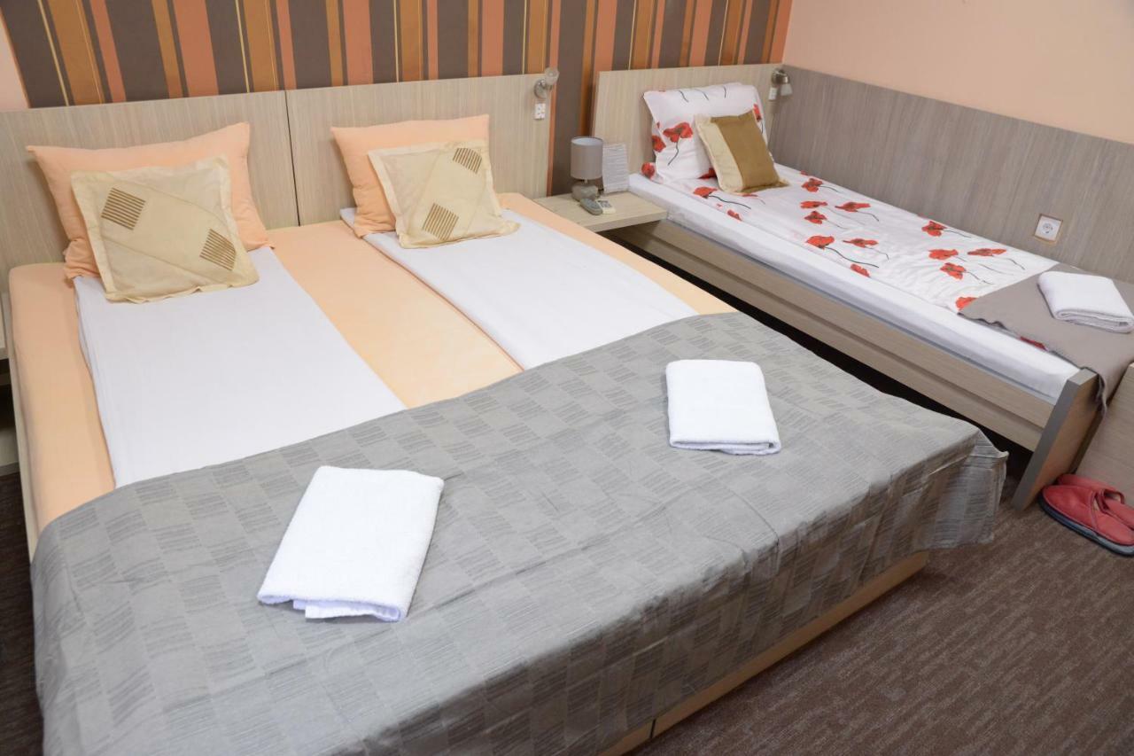 Guest House Golden Coin Nisz Zewnętrze zdjęcie