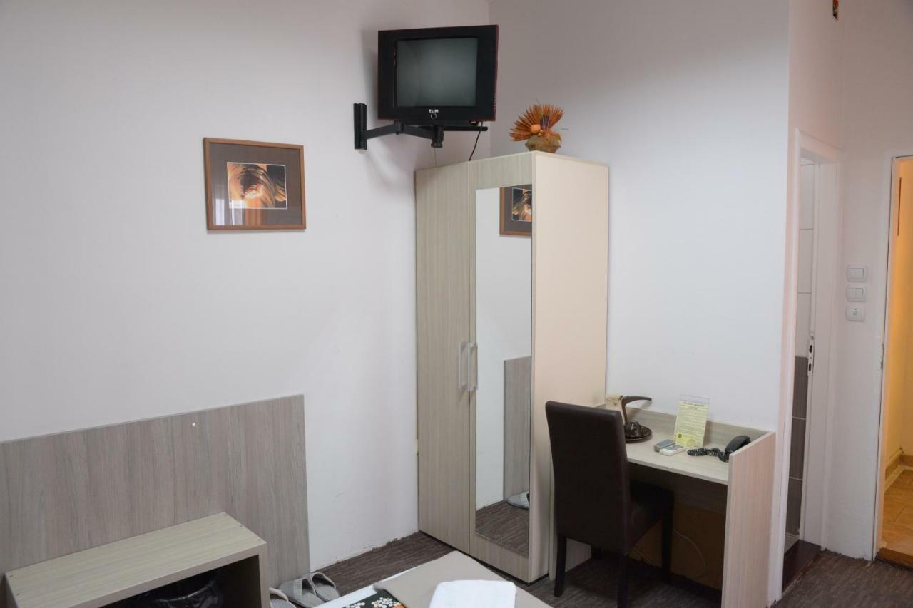 Guest House Golden Coin Nisz Zewnętrze zdjęcie