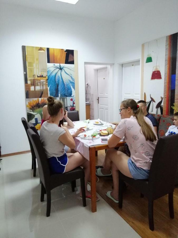 Guest House Golden Coin Nisz Zewnętrze zdjęcie